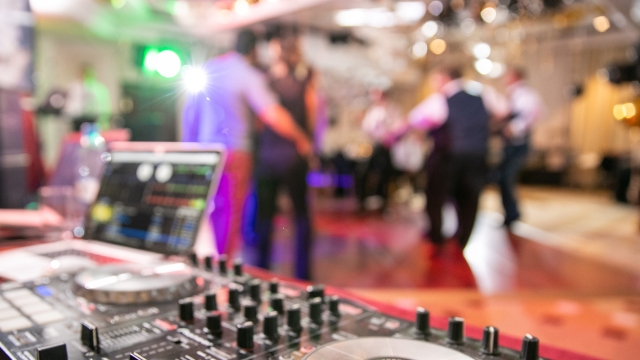 The Ultimate Guide to Finding the Perfect Wedding DJ